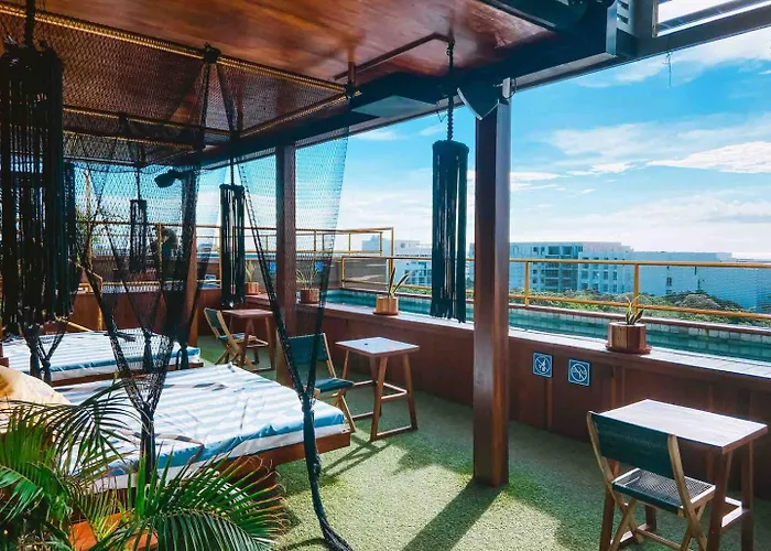 Rooftop With Ocean View And Pool Apartment